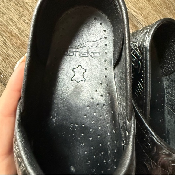 Black floral Dansko clogs - Picture 4 of 10